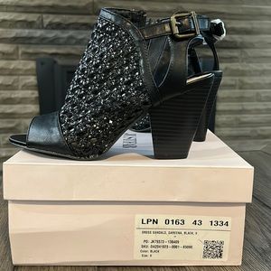 Just Fab black ankle boots. Peep toe, cut out design 9M, New